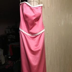Hot pink and white evening gown. Gorgeous flow!
